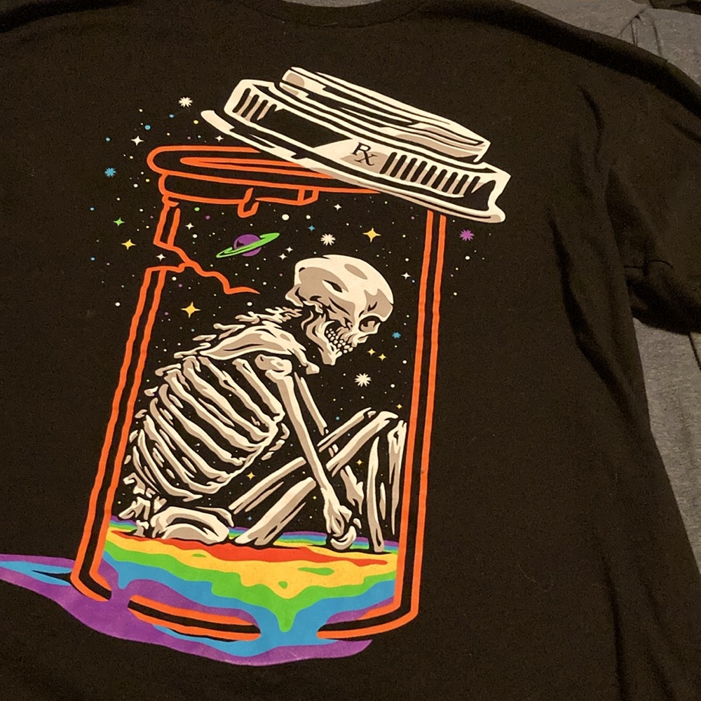 NWOT Skeleton Trippy Rainbow T-Shirt